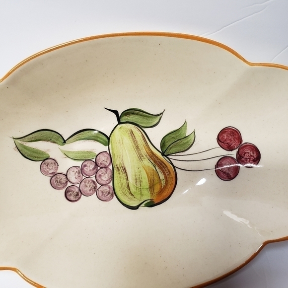 USA Pottery Serving Bowl Fruit Pear Grapes Cherries Serving Dish Bowl Vintage - Picture 8 of 8